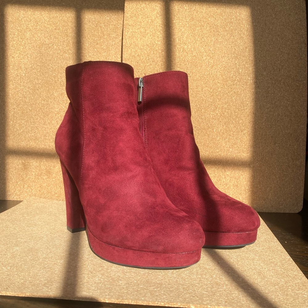 Elegant Red Suede Heeled Boots